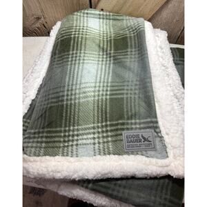 Eddie Bauer Green White Plaid Brushed Fleece Throw Blanket with Sherpa Reverse